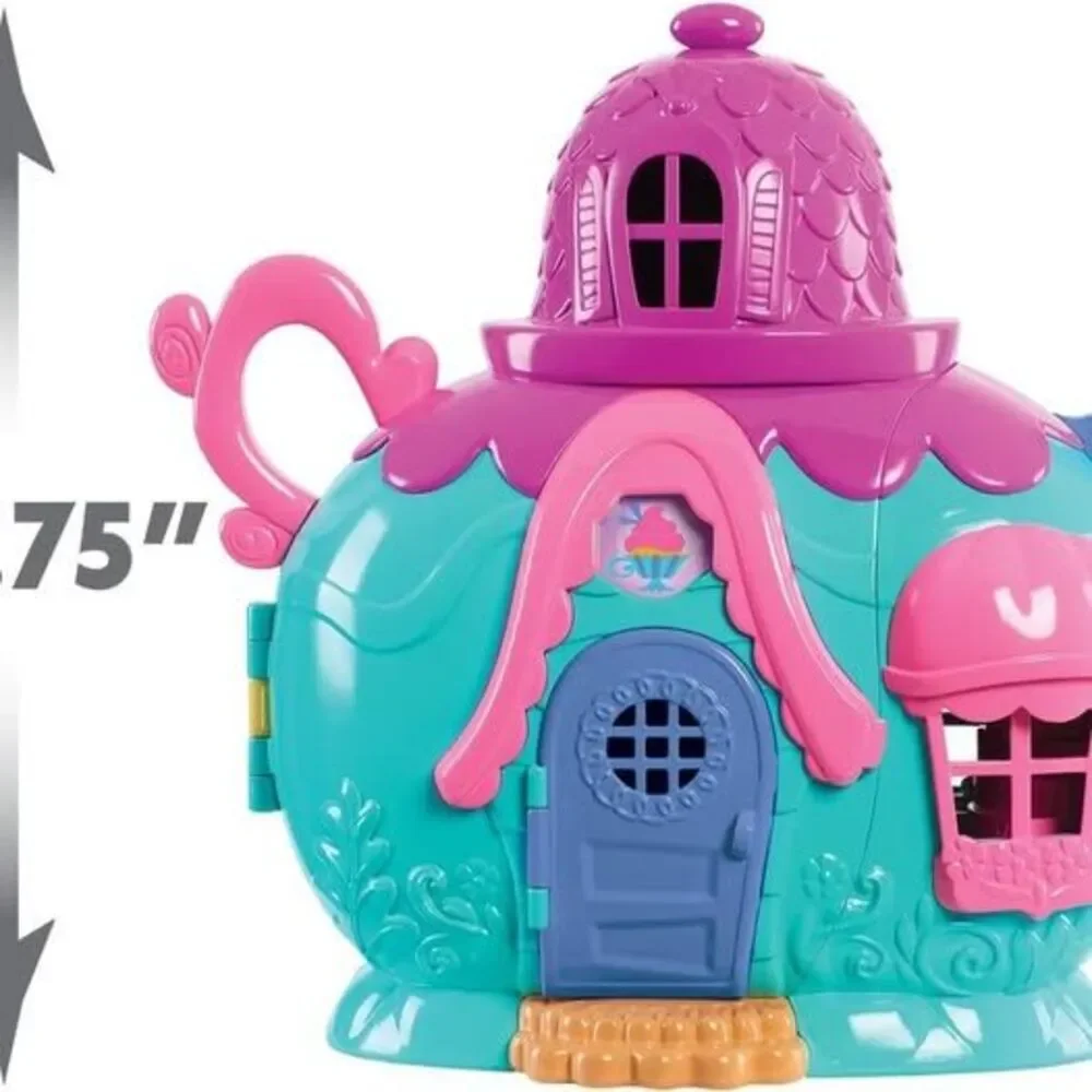 Disney Junior Alice’s Wonderland Bakery Playset and Toy Figures